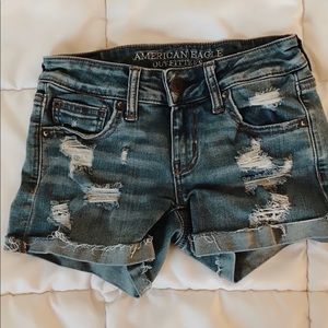 american eagle low rise ripped jean shorts